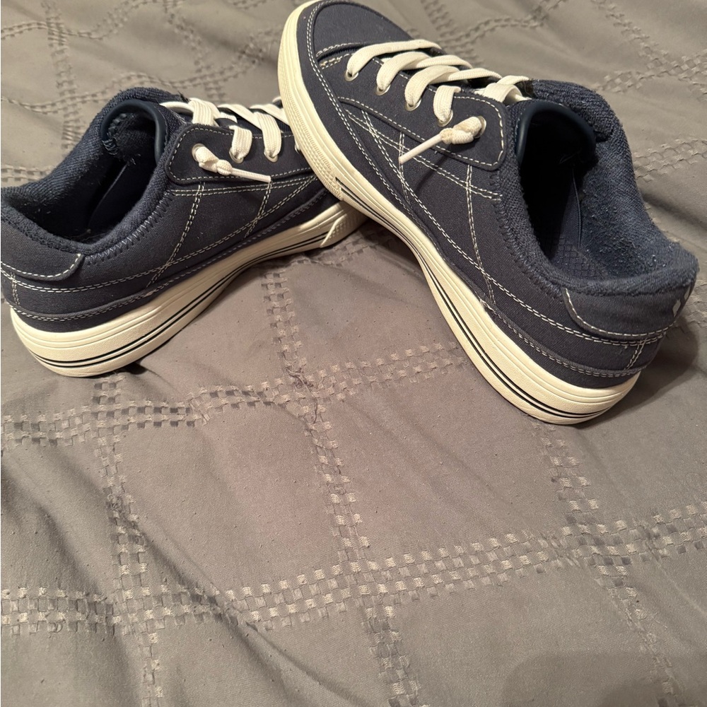 Skechers Dark Blue and White Sneakers
